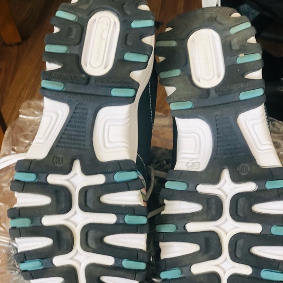 Women’s champion sneakers - Picture 4 of 5